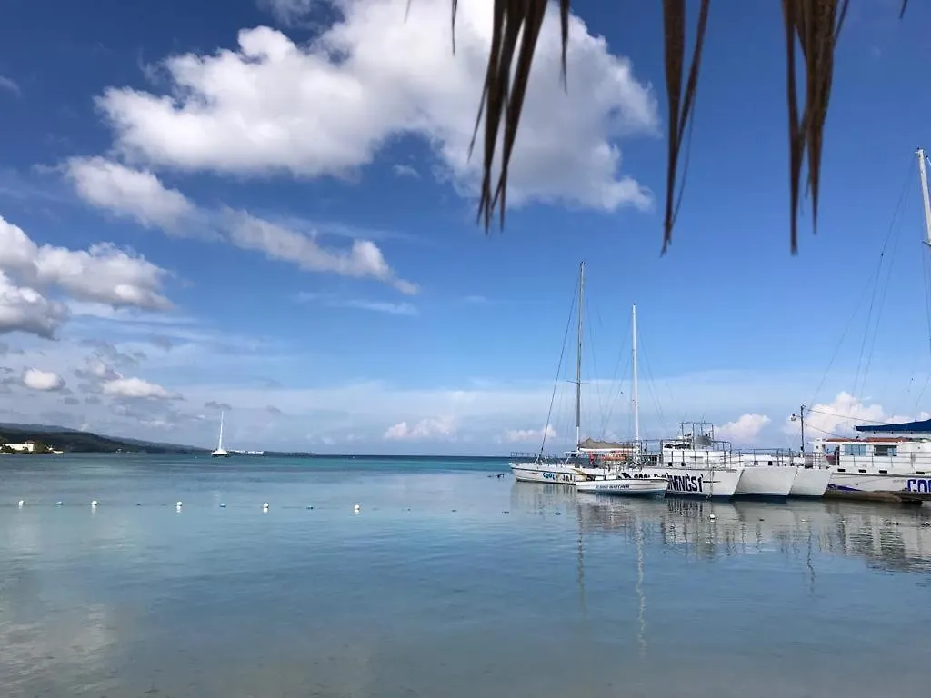 Contemporary Ocean View 2Bed Carib Ocho Rios Condo