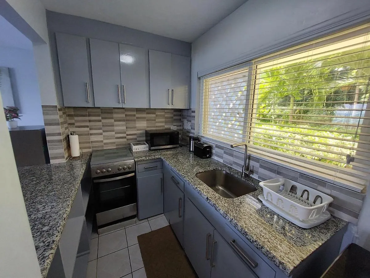 Contemporary Ocean View 2Bed Carib Ocho Rios Condo Giamaica