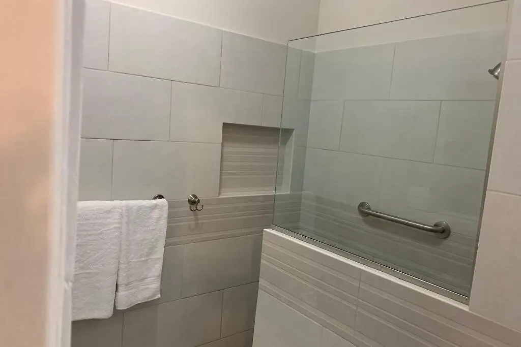 公寓 Contemporary Ocean View 2Bed Carib Ocho Rios Condo